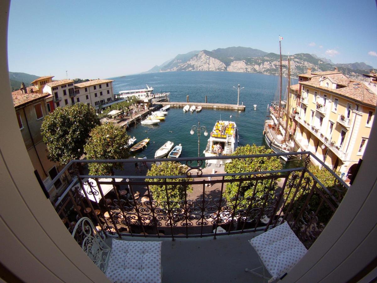 Charmante Apartament Lake Front Malcesine Exterior photo