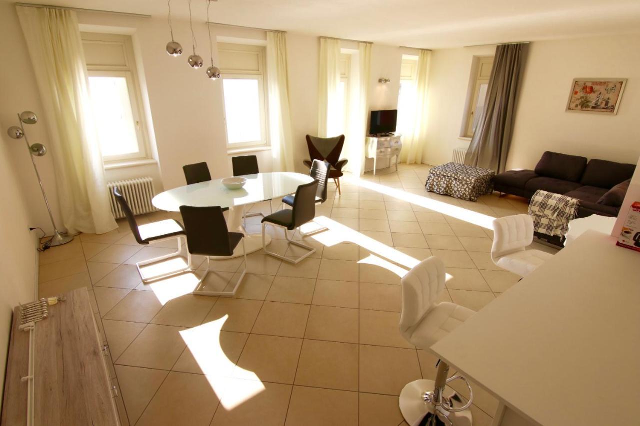 Charmante Apartament Lake Front Malcesine Exterior photo